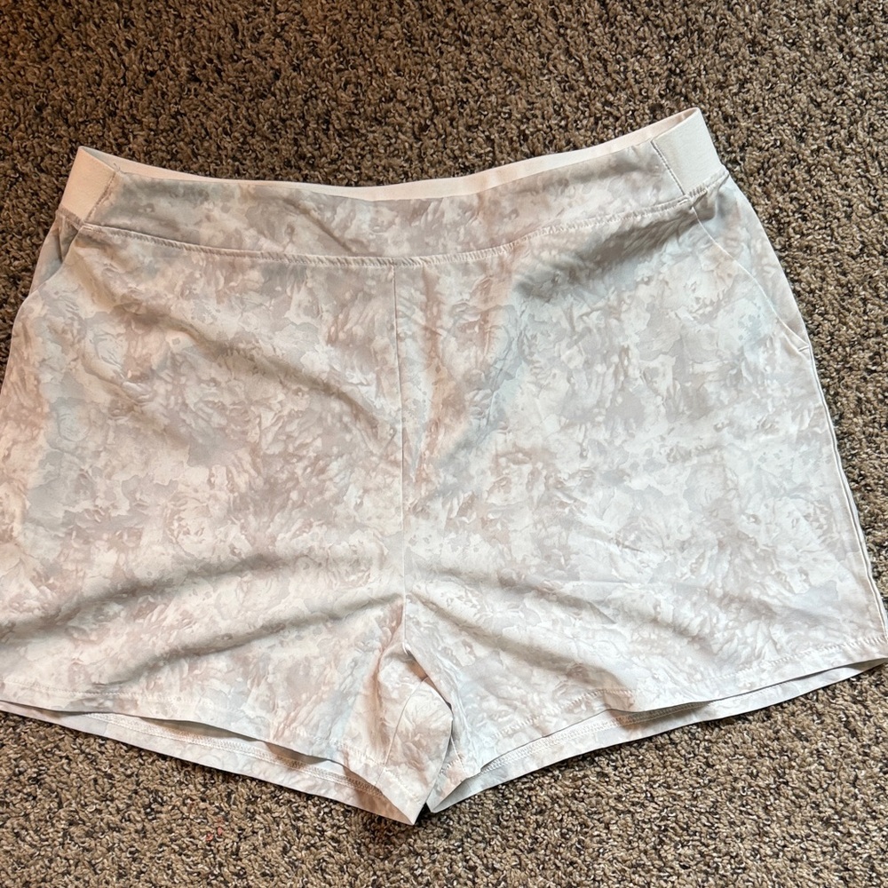 Marika Women's Cream Patterned High Waist Shorts